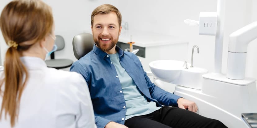 Dentální hygiena včetně Air-flow, 45–60 minut